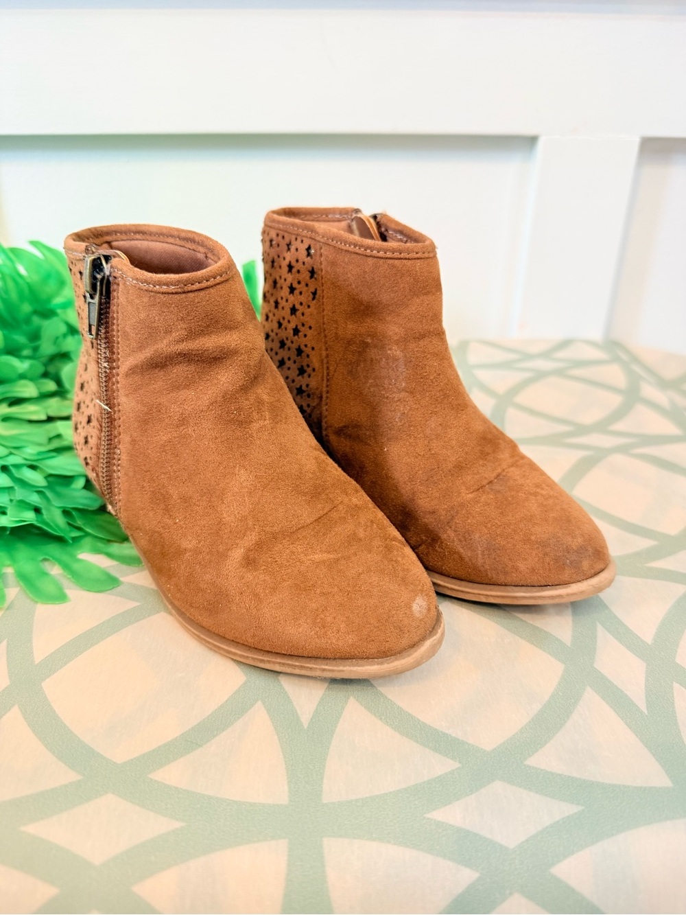 10/$25 • George Tan Suede Star Detail Ankle Boots